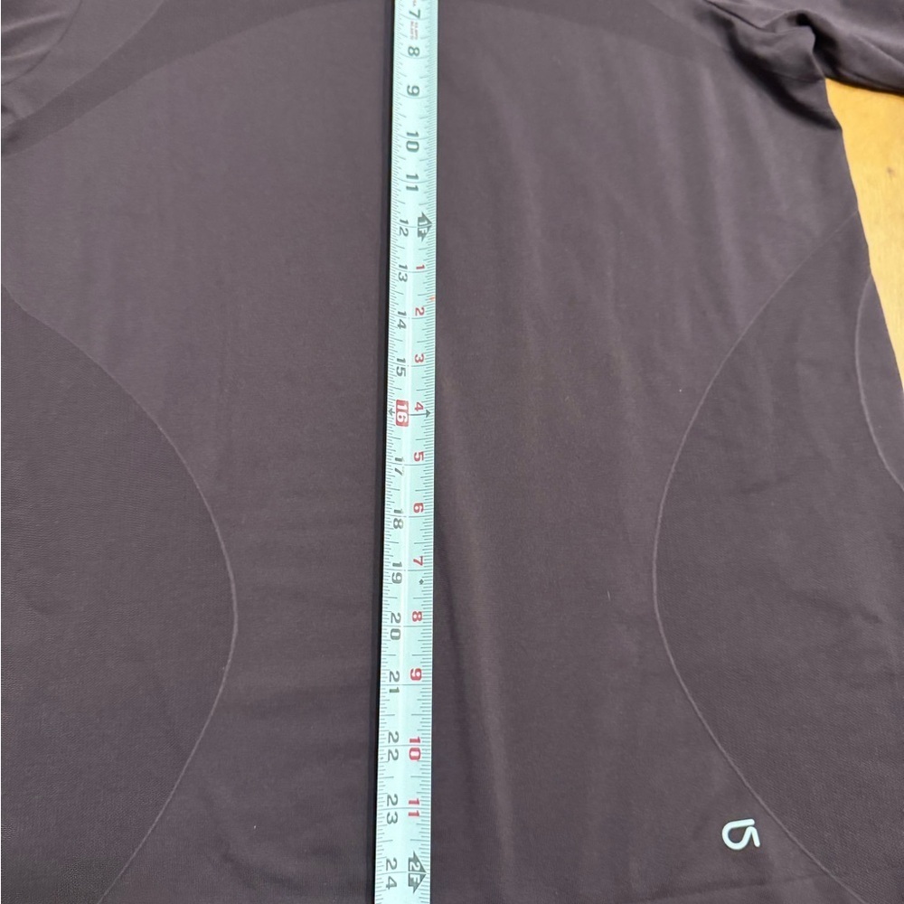 XL Gap Long Sleeve Motion top in New Vine (aubergine) color. - Picture 5 of 6